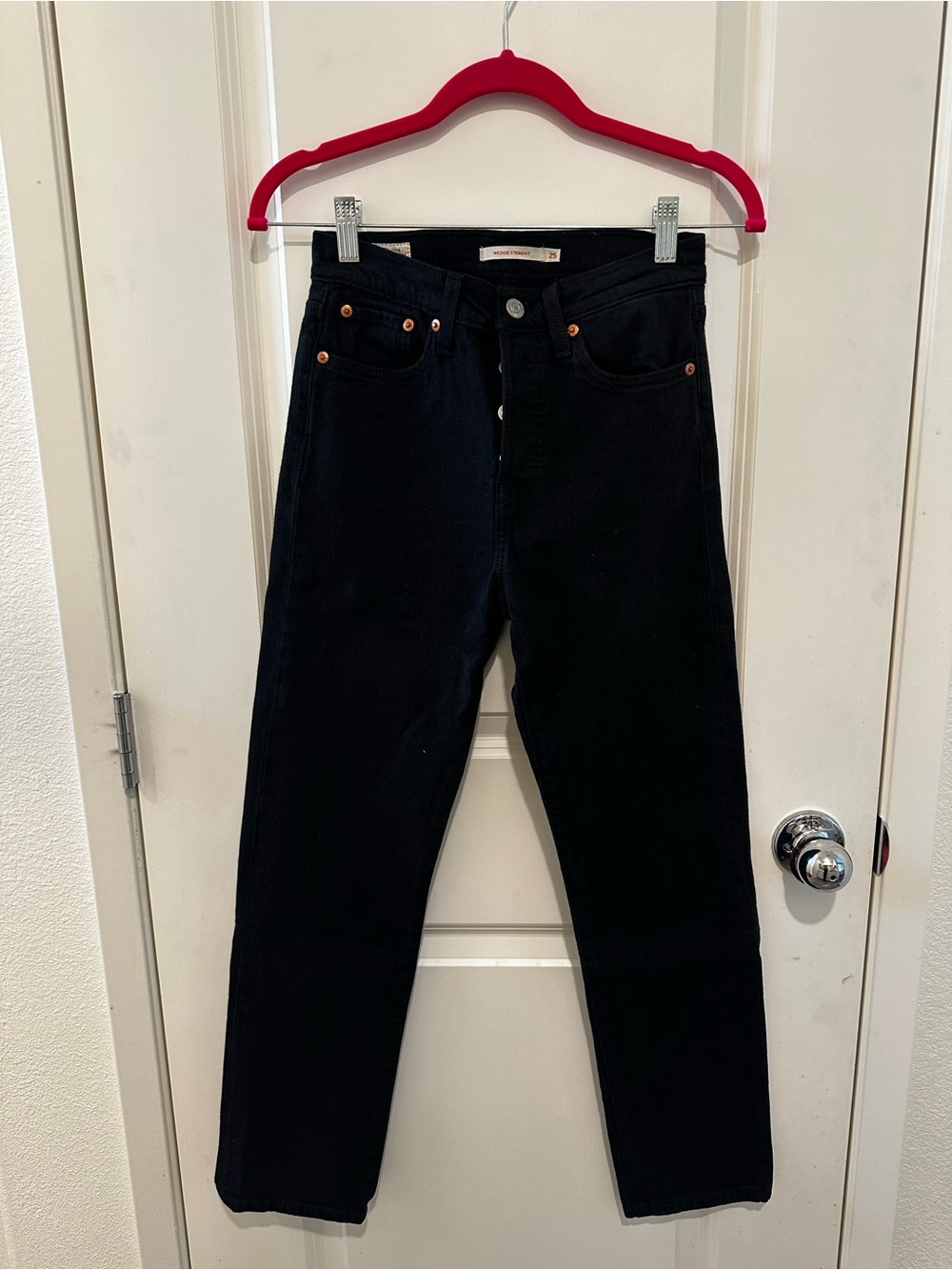 Levi's wedgie Straight Leg Black Women's Jeans
